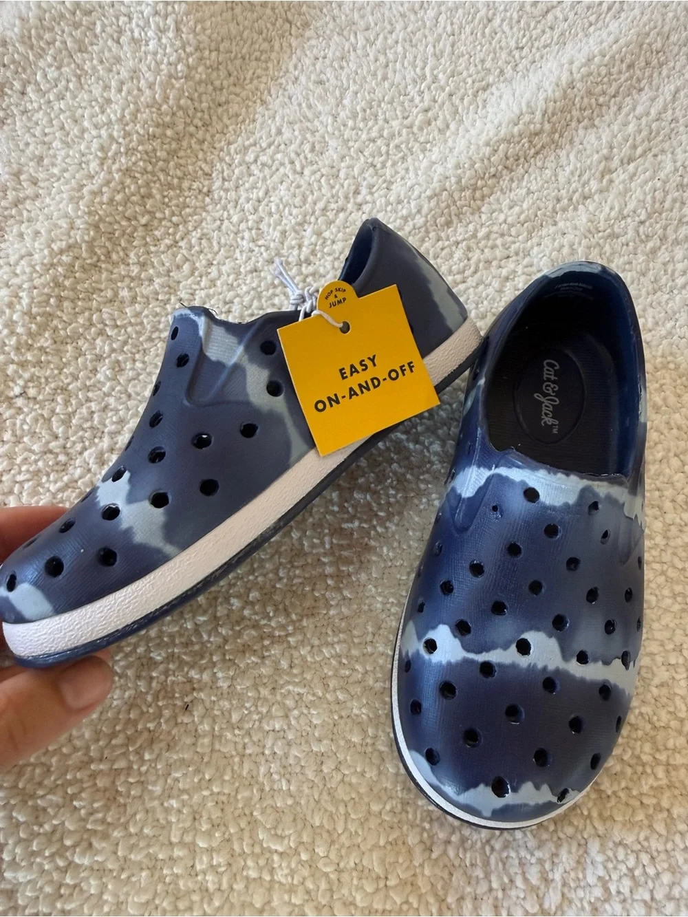 Cat & Jack toddler 8 Kids Navy and White Tie-Dye Slip-On Water Shoes natives